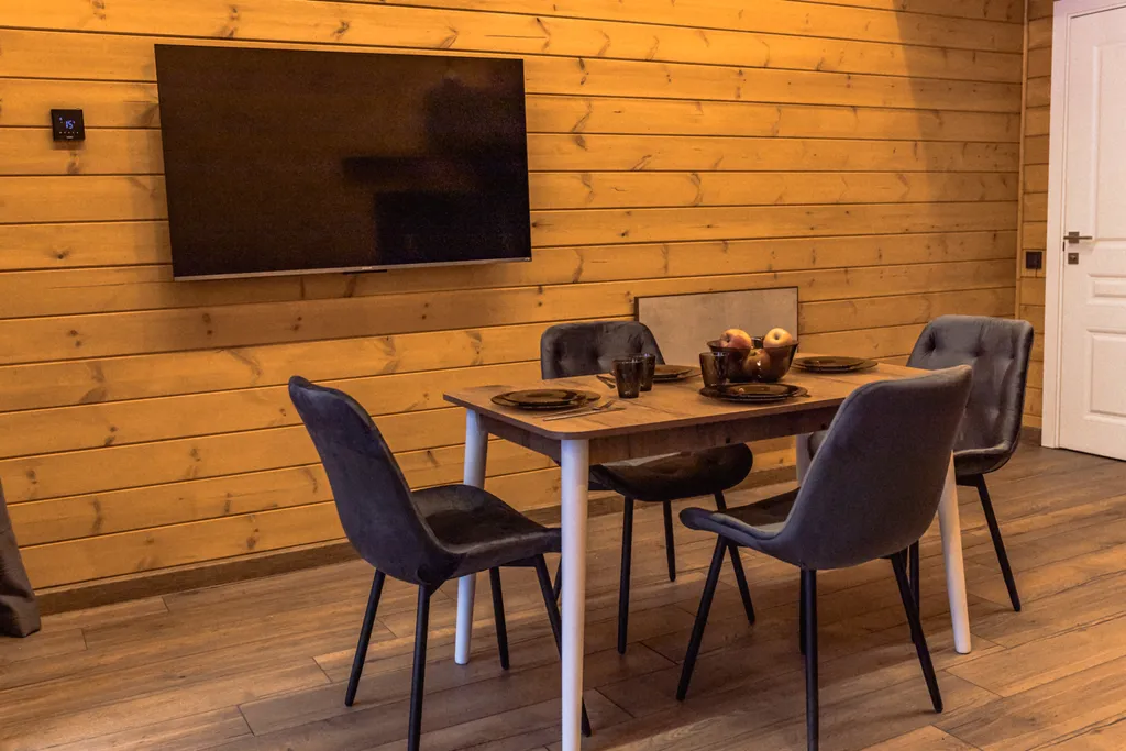 Дом с сауной на берегу реки