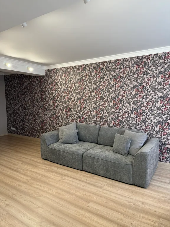 Просторная большая квартира в спальном районе