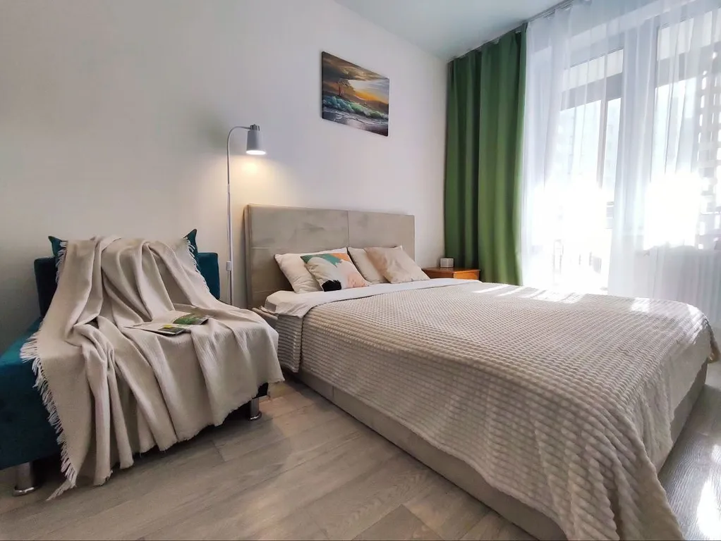 Уютнaя cветлaя квартира в центре с пoтpясающим видом — аренда посуточно в Набережные Челны