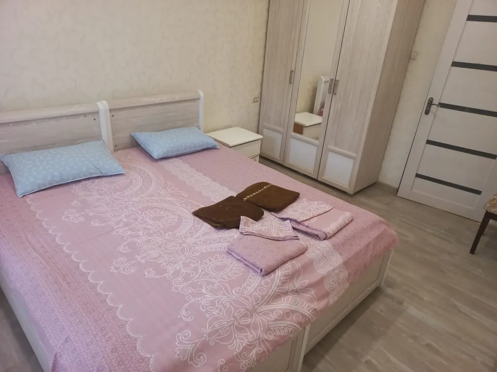 Уютная трёхкомнатная квартира город Гагра со всеми удобствами.