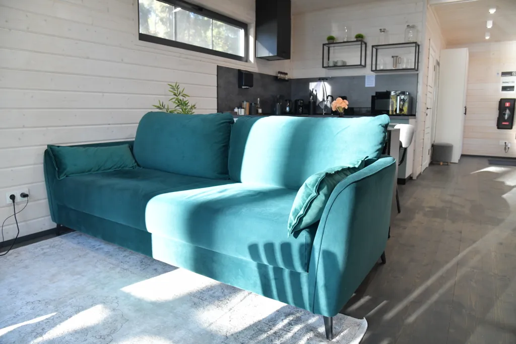 Дом на семью или компанию в лесу у большой воды