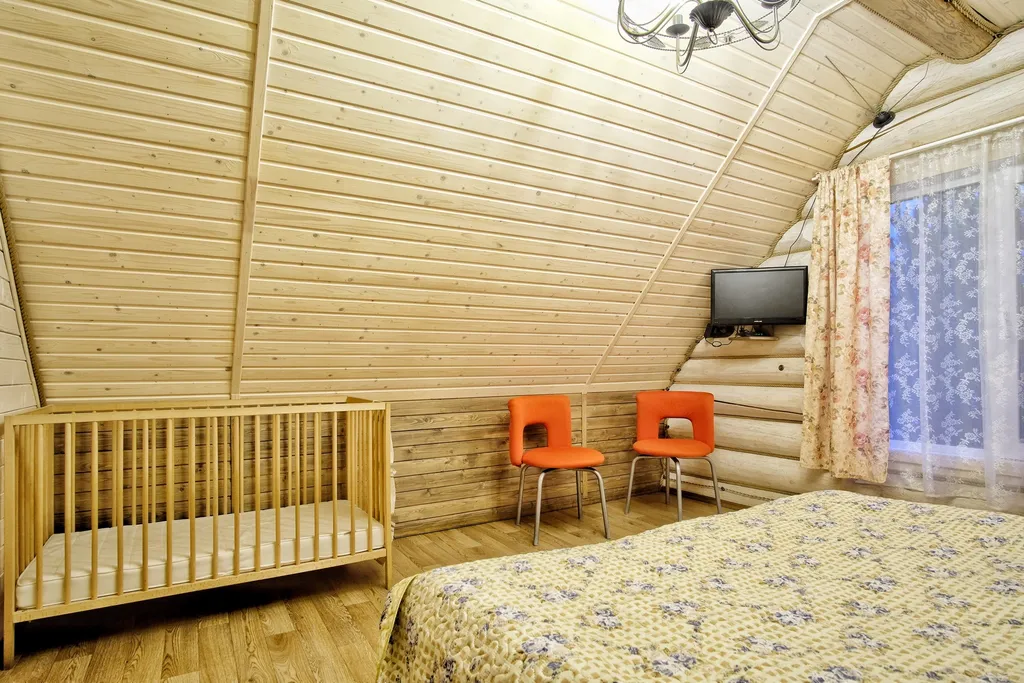 Уютный коттедж с балконом на шесть человек на берегу озера Селигер