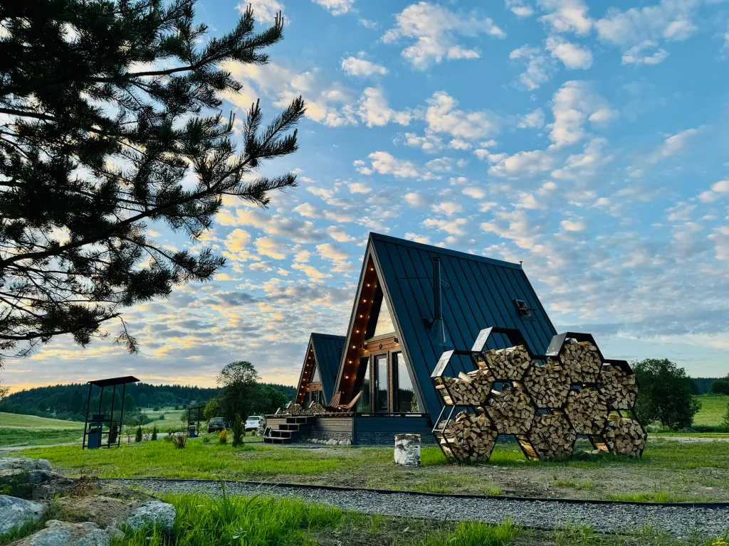 Дом Афрейм с подогреваемой купелью в террасе дома Лисичкино Карелия