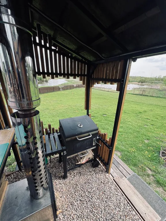 Уютный дом с видом на реку