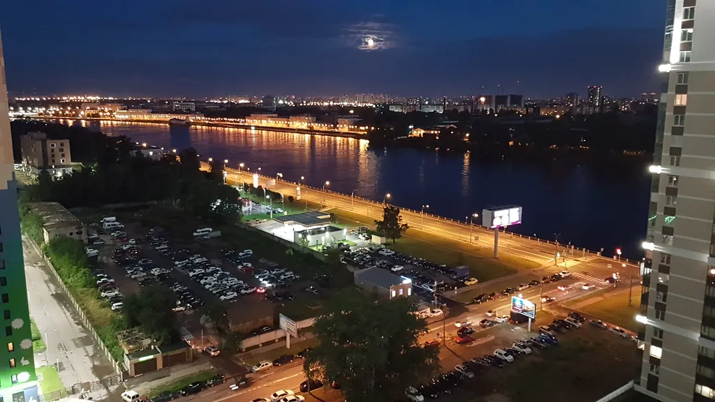 С видом на Неву