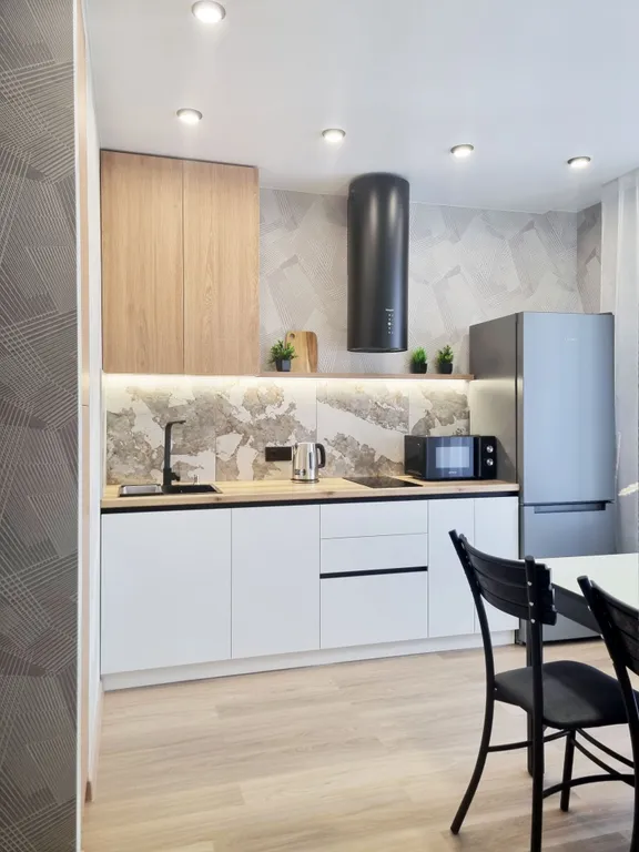 Дизайнерская евро двушка на 17 этаже с панорамным остеклением и видом на город