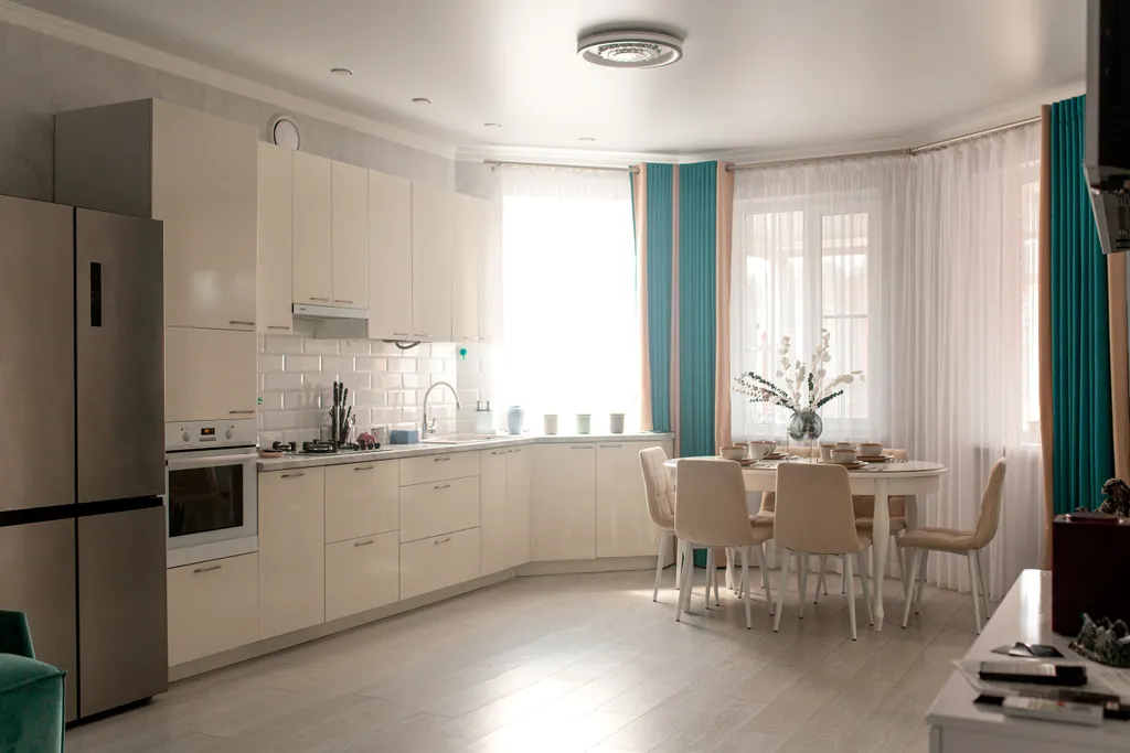 Дом Кантри со своим двором и парковкой