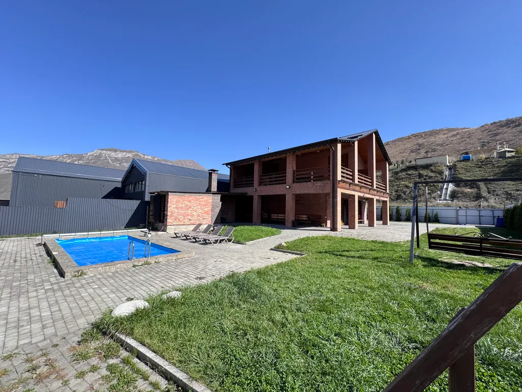 Уютный дом с видом на горы и тёплым бассейм fiagdonrelax