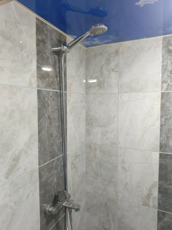 Квартира в доме с райским садом под смотровой площадкой и близ моря