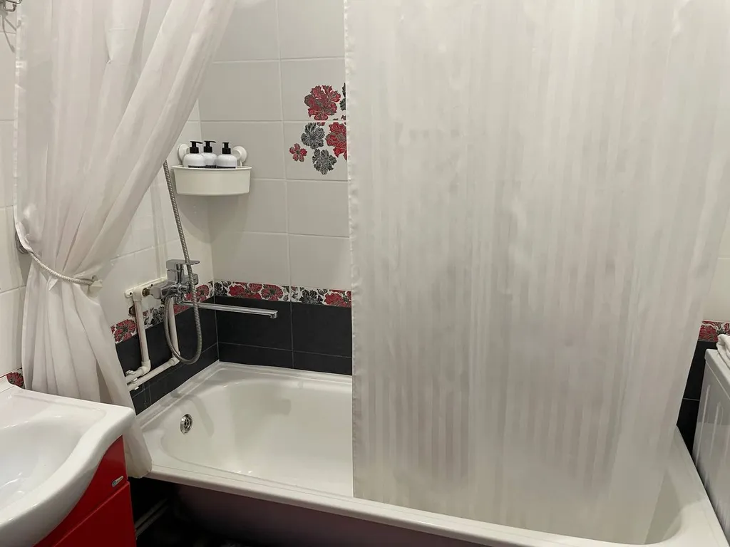 Коттедж Просторный трёхкомнатный дом — Элиста