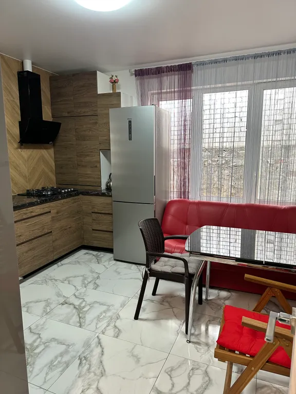 Коттедж Уютный новый дом в центре города с бассейном — аренда посуточно в Новороссийск