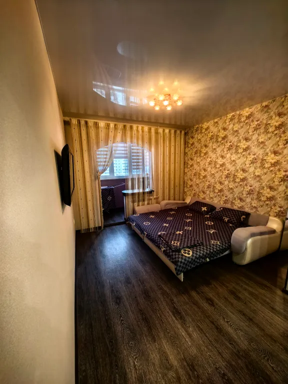 Хорошая студия возле Ауры