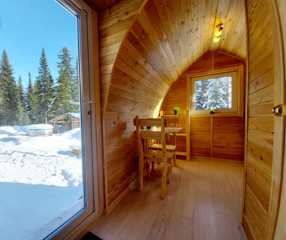 Уютный кемпинг с видом на горы