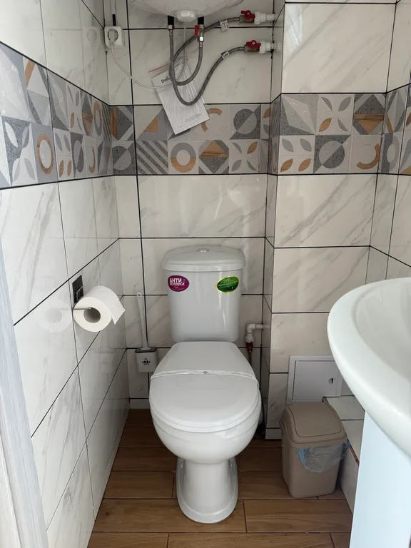 Отель рядом с аэропортом, трансфер бесплатный, стоянка и столовая рядом