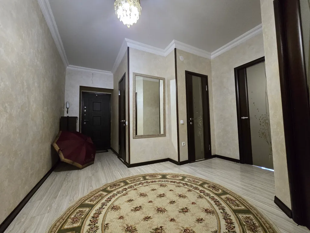 Просторная квартира для семьи вблизи парка Кирова в центре