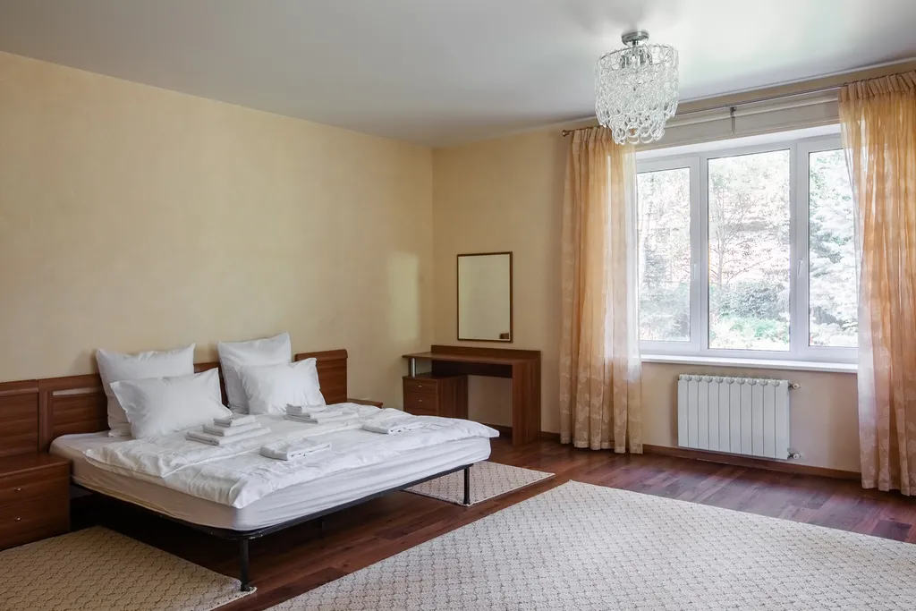 Загородный дом с бассейном, сауной и собственным лесом на участке