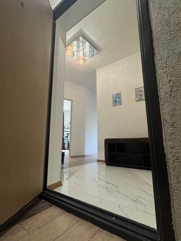 В центре города большая, атмосферная квартира с лужайкой — аренда посуточно в Екатеринбург