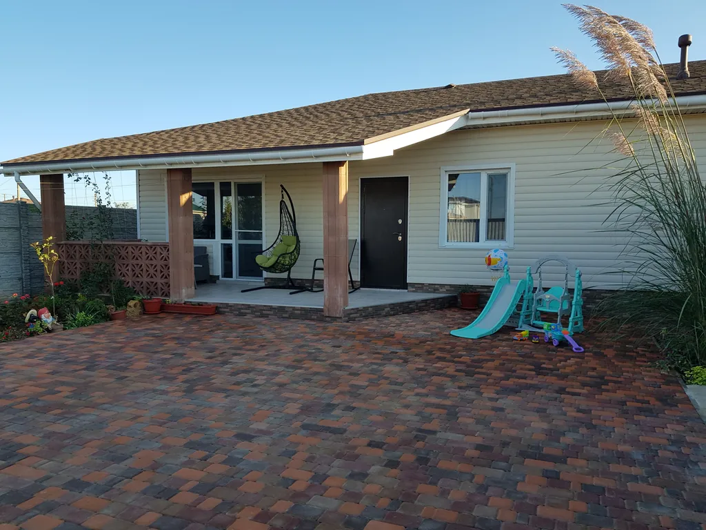 Дом у моря в пригороде Евпатории