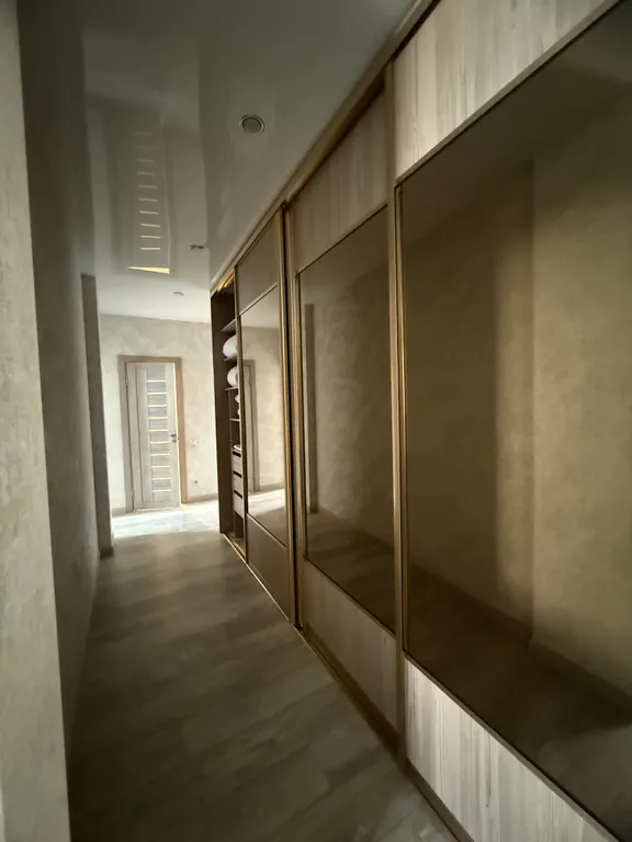 Красивая квартира с панорамным видом на Волгу