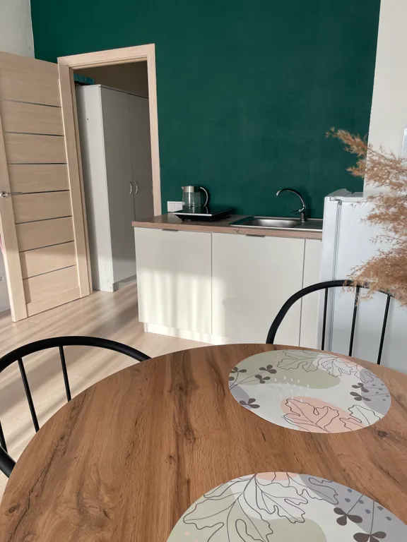 Красивая и уютная студия с видом на закат