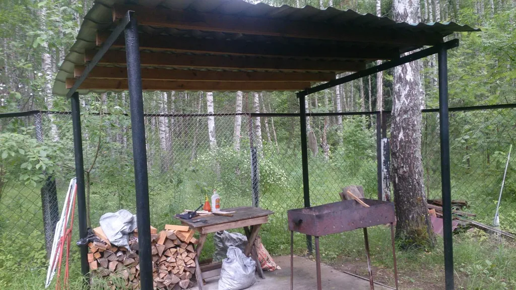 Дом на территории пансионата Буревестник