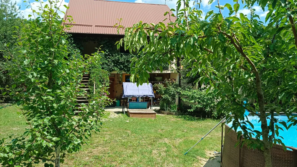 Уютный этаж в доме с видом на горы в 3 км от пляжа Дюрсо