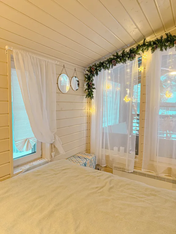 Дом в лесной сказке с видом на закат