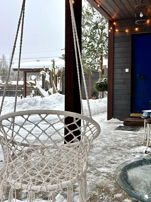 Большой коттедж с камином Гнездо