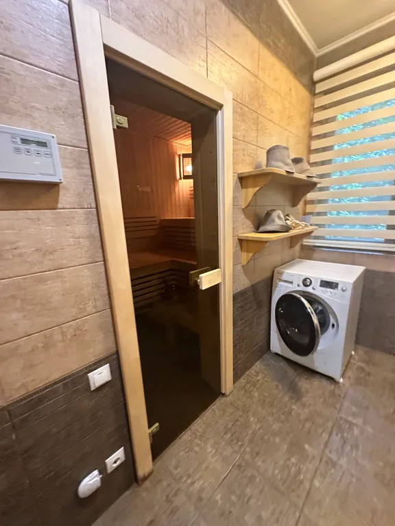 Деревянный дом с приватной территорией