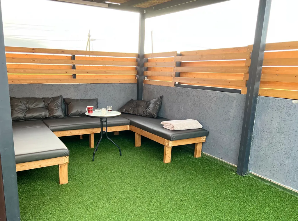 Современный двухэтажный коттедж у моря в пригороде Избербаша