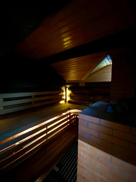 Большой дом у реки с баней в 2 часах от СПб