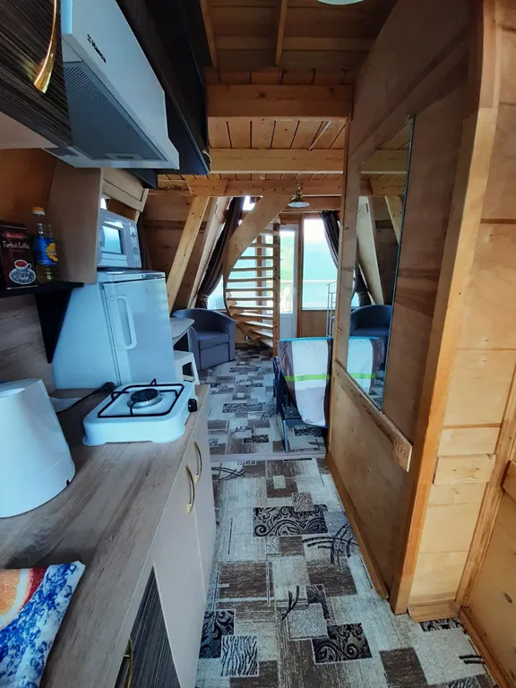 Дом у лесного пруда