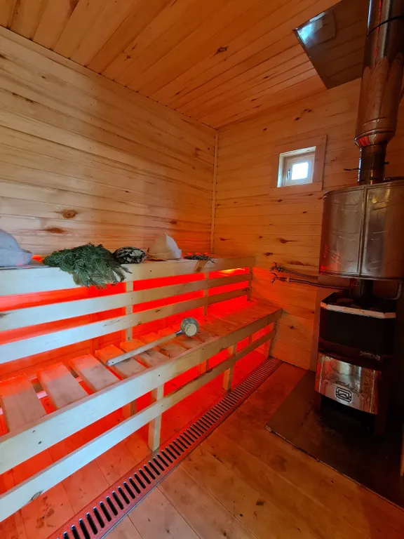 Дом на участке 3 сотки, огорожен, все удобства