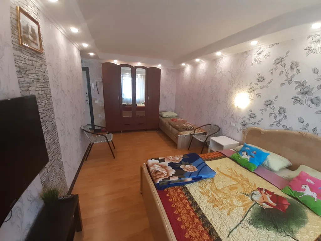 Квартира с балконом и видом на город