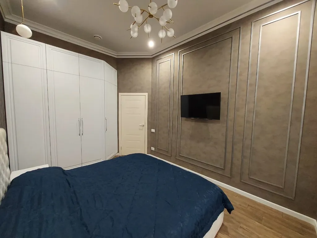 Апартамент в престижном доме на первой береговой линии