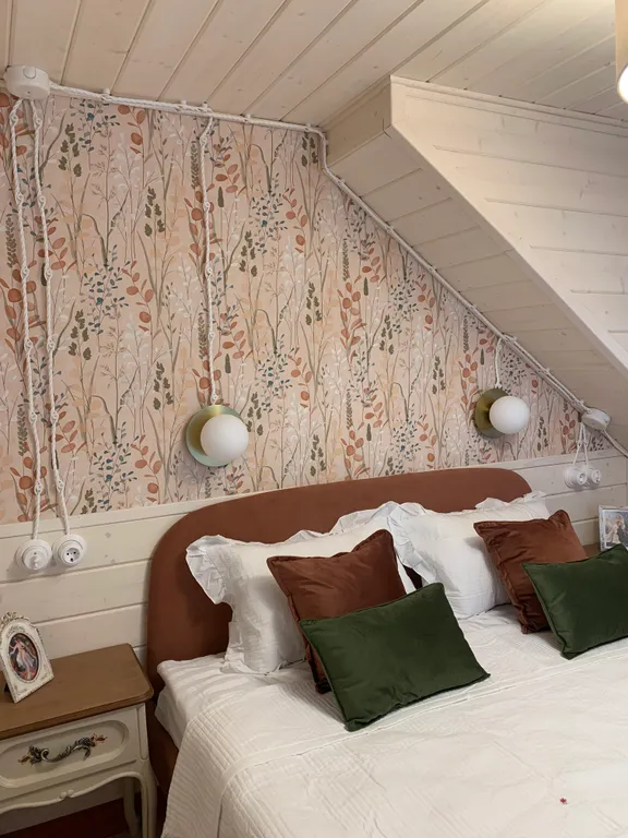 Красная Матрешка - глэмпинг в лесу