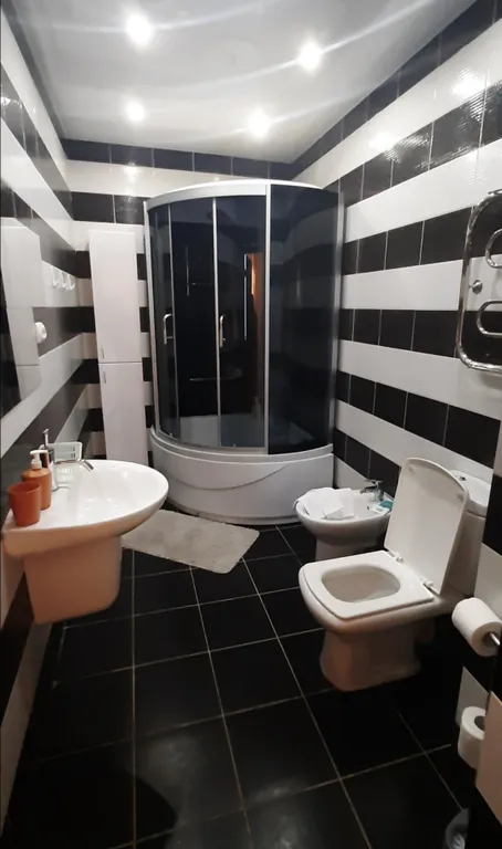 Коттедж Огромный коттедж с бассейном и баней — Богородск