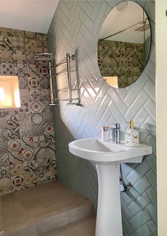 Уютный дом у моря в черте города