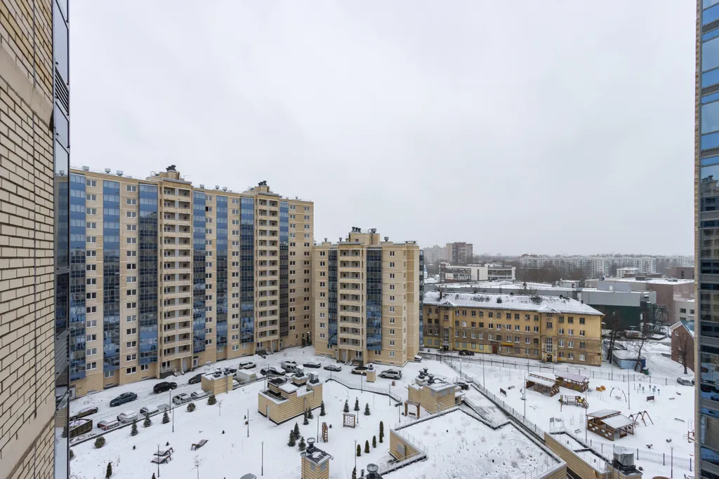 Студия с современным дизайном и теплой атмосферой