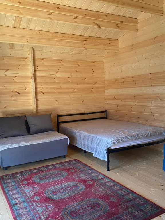 Домик на берегу Камского моря