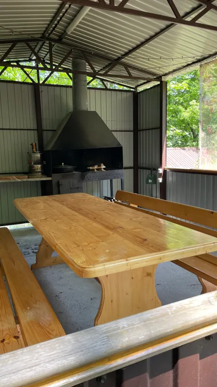 Уютный Дом в лесу с камином.