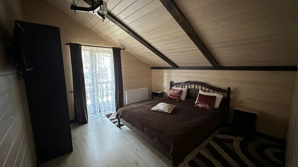 Шале с видом на горы и реку moon house arkhyz