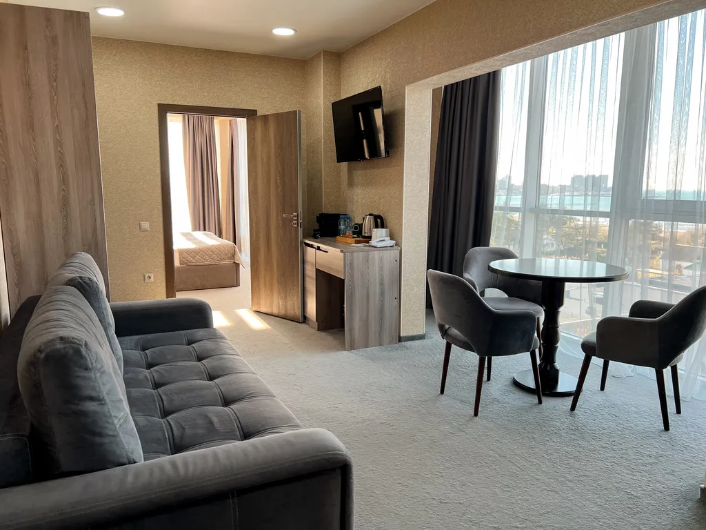 De Lux 3- комнатный с панорамным видом на море