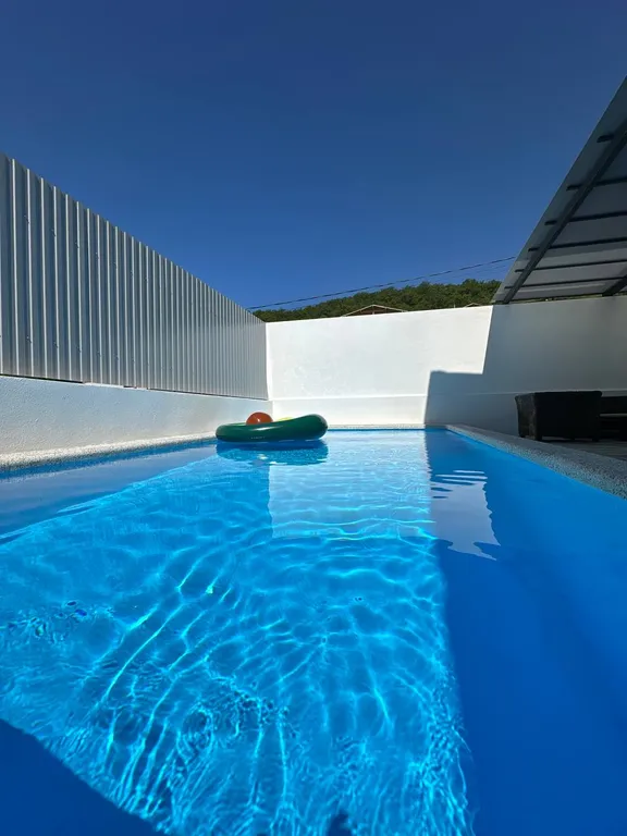 Дом с бассейном