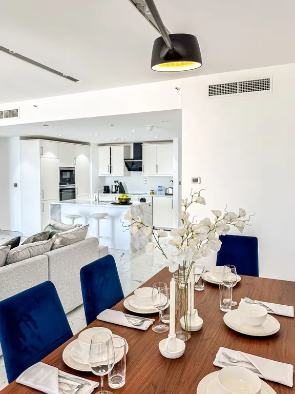 Стильная трёхкомнатная квартира