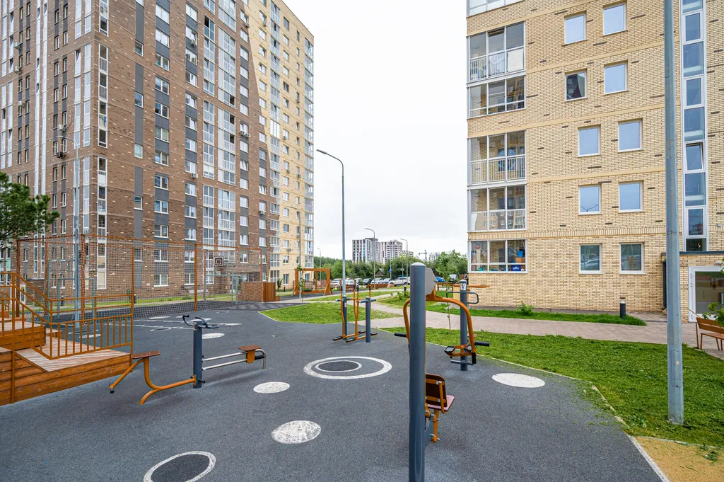 Студия c вау-эффектом в центре с панopaмным балконoм