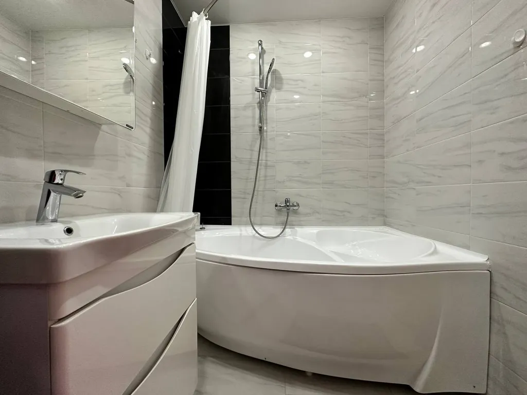 Стильные однокомнатные апартаменты рядом с лесом