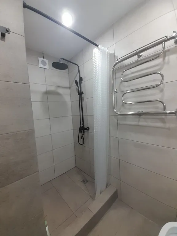 Комната-студия с отдельным входом, тихий район