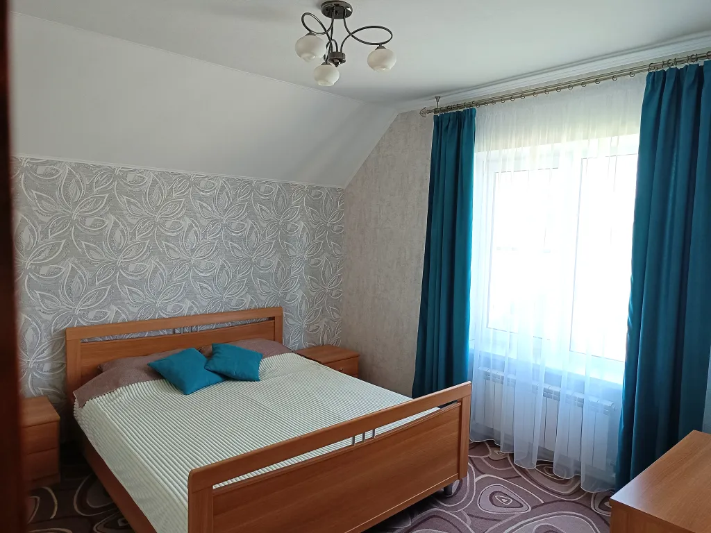 Коттедж Дом с баней, бассейном и тёплой купелью — Ленина