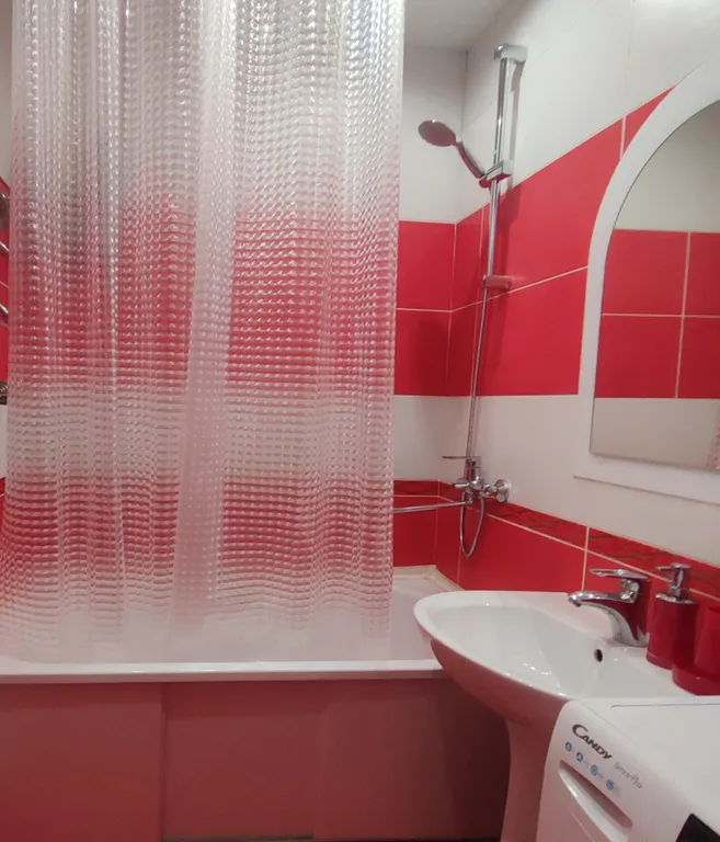 Просторная квартира в центре, рядом площадь Победы, тц гиппо, корона